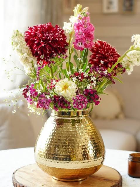 FLOWER VASE